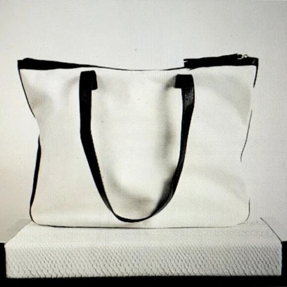 Walter Baker - Carly Tote Bag - White Canvas and Vegan Black Leather - NWT - Picture 3 of 6